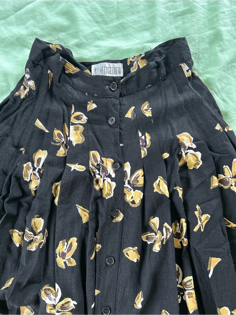 Together! Vintage midi skirt - M